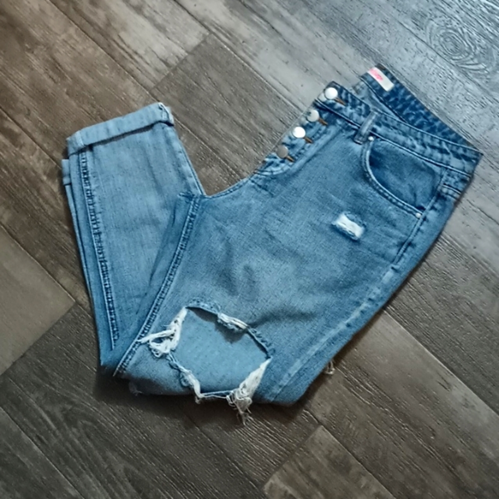Distressed Boyfriend Jeans - Picture 9 of 11
